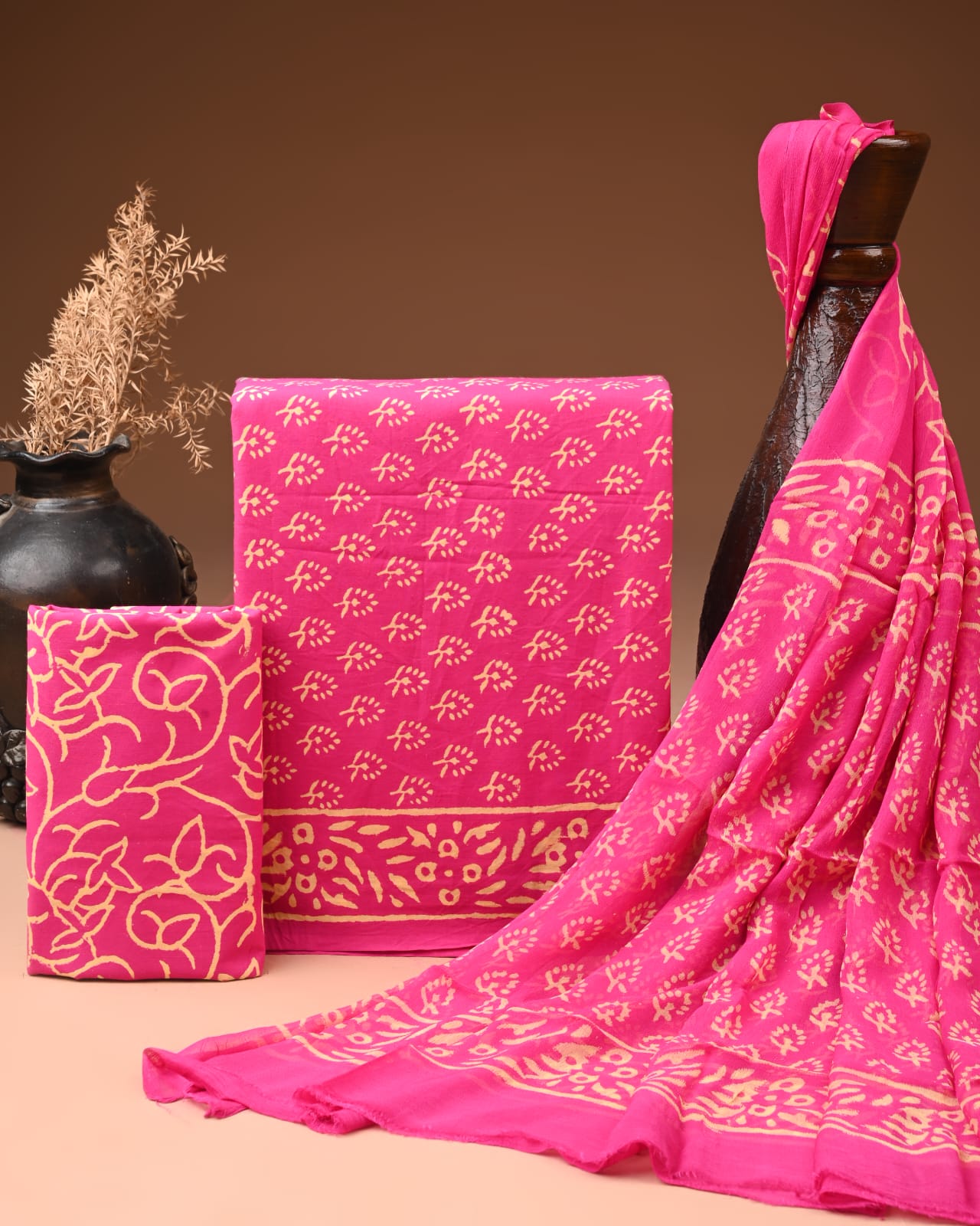 ✨ Ethereal Charm: Pure Cotton Unstitched Suit with Printed Chiffon Dupatta ✨