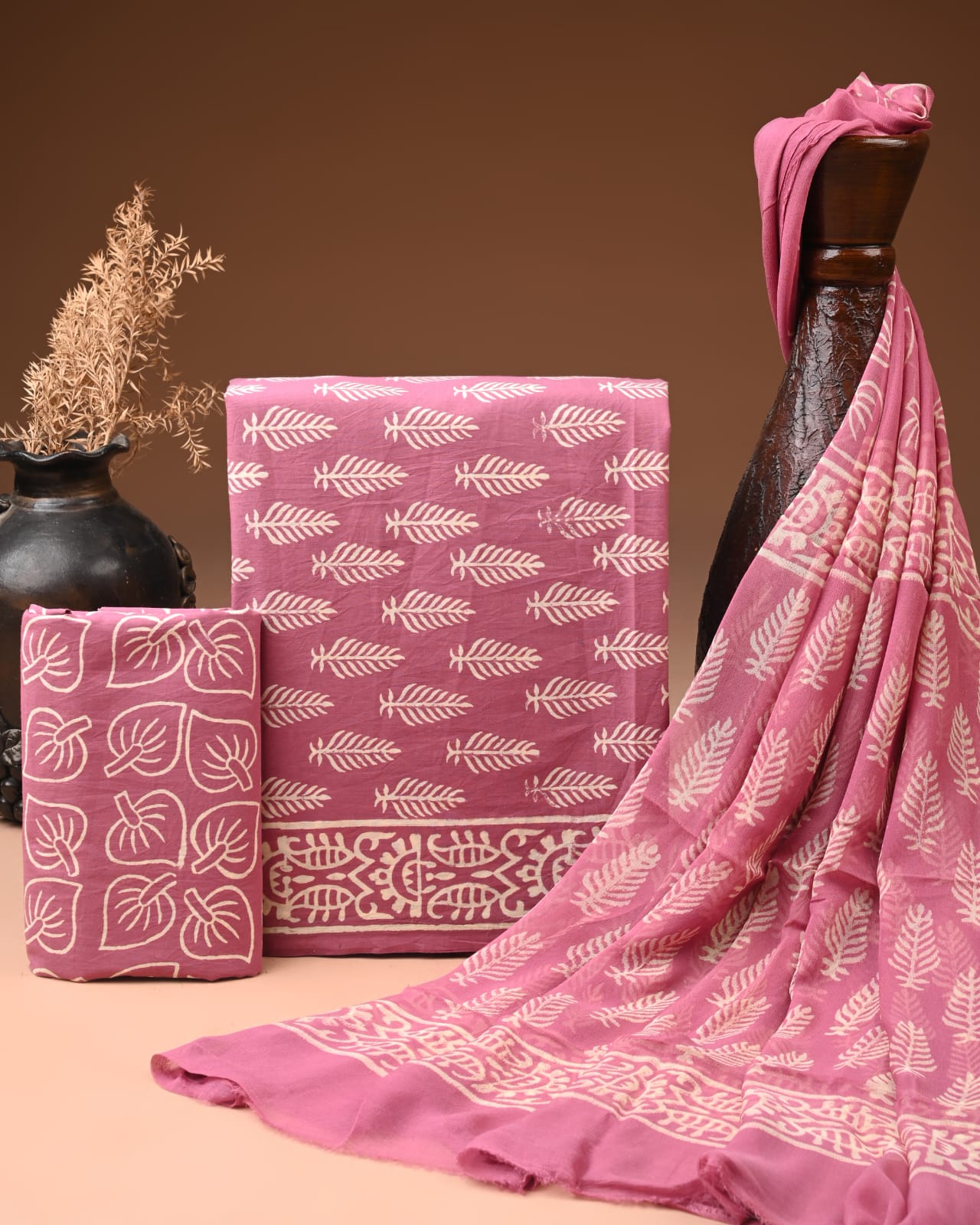 🌿 Summer Breeze: Premium Breathable Cotton Suit with Lightweight Chiffon Dupatta 🌿