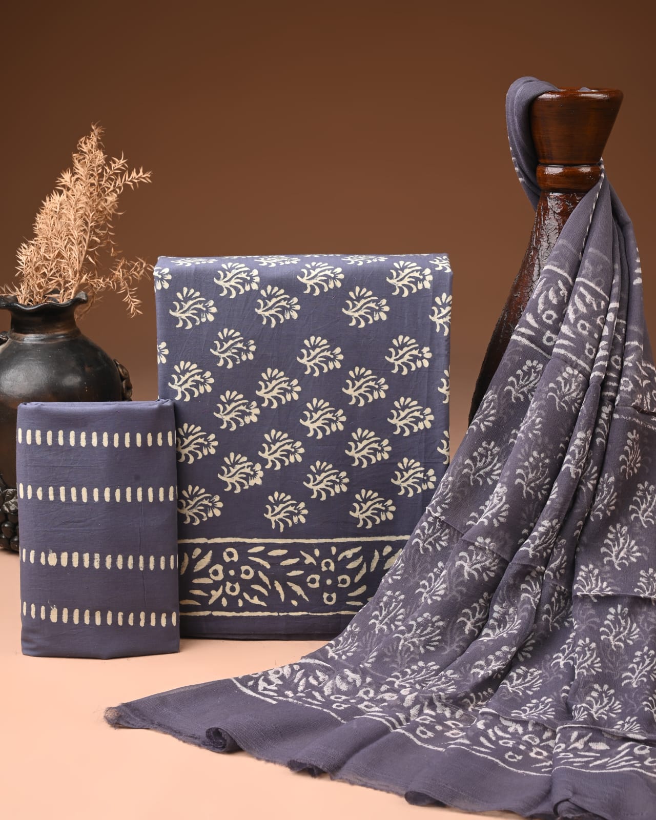 🌺 Ethnic Grace: Handcrafted Cotton Dress Material with Tiered Chiffon Dupatta 🌺